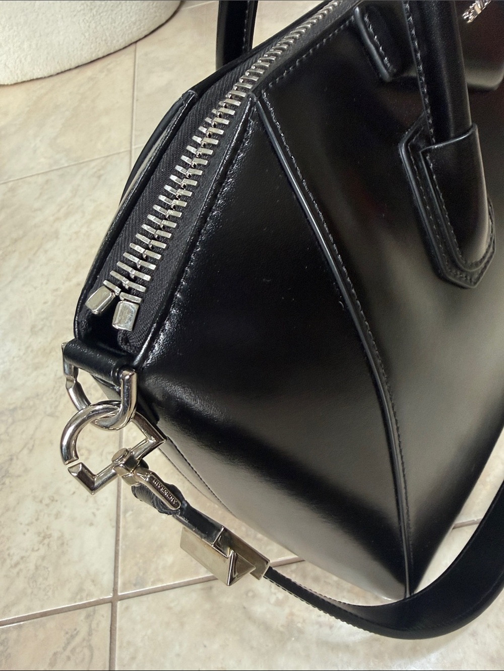 Givenchy Black Leather Satchel with Detachable Strap - Picture 4 of 11